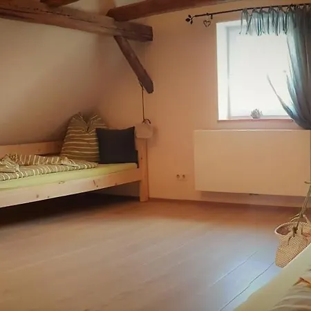 Casa No7- Primo Piano Наумбург