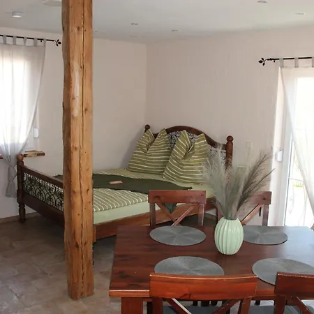 Casa No7- Primo Piano Наумбург